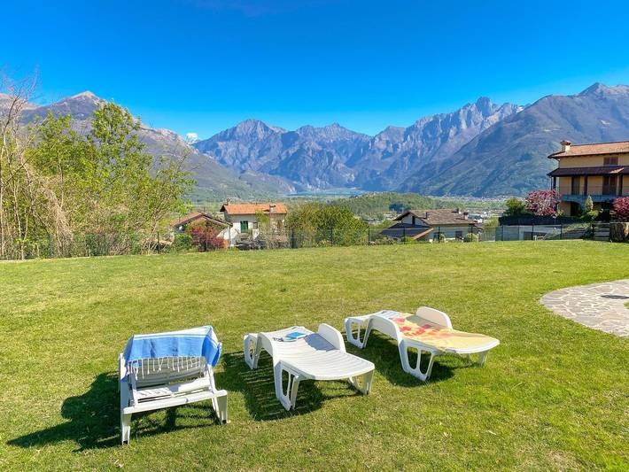 Ferienwohnung für 5 Personen, mit Terrasse und Garten sowie Kinderpool und Pool in Colico - 2