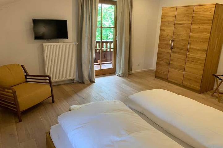 Ferienhaus für 9 Personen, mit Sauna und Terrasse sowie Garten in Rottach-Egern - 2