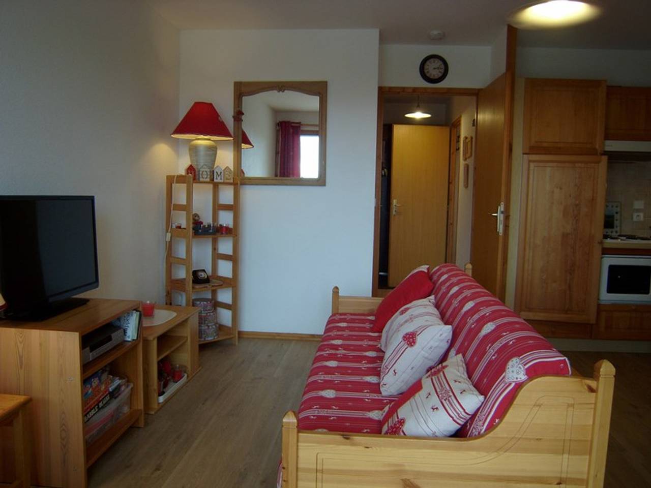 Ganze Wohnung, Charmante Wohnung für 4 Personen, 2 Schlafzimmer, Terrasse, TV, Garagenparkplatz in Crest-Voland, Albertville und Umgebung