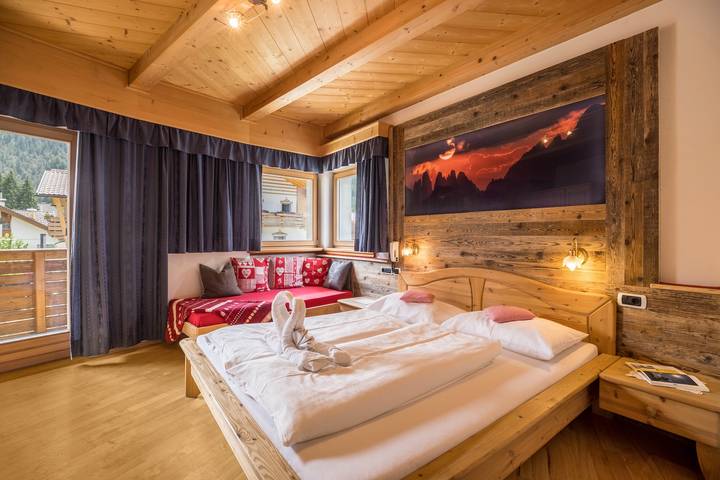 Chalet per 5 persone, con Balcone e Giardino nonché Sauna in Alta Badia