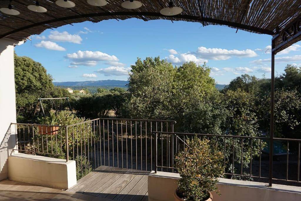 King Room with Pool View in Saint-Saturnin-lès-Apt, Parc naturel régional du Luberon