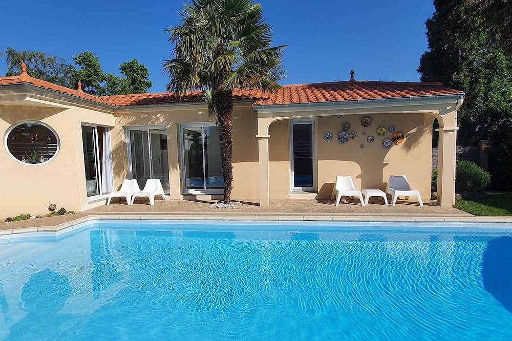 Rare • Piscine privée chauffée • Calme absolu • Proche Puy du Fou in Le May-sur-Èvre, Région de Cholet