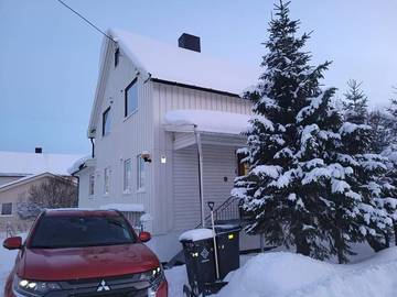 Ferienwohnung für 4 Personen, mit Ausblick und Garten in Tromsø