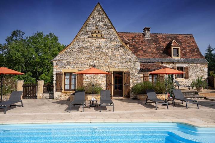 Location de vacances pour 10 personnes, avec jardin ainsi que piscine et vue, adapté aux familles à La Cassagne - 2