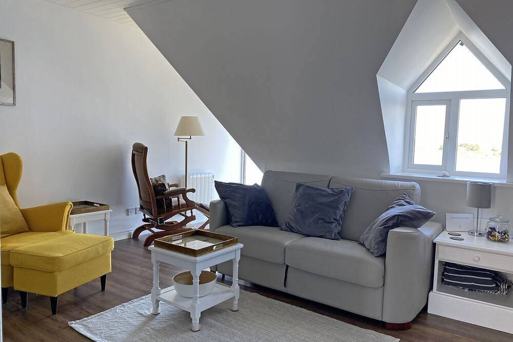 Apartment 454 - Roundstone - sleeps 5 guests  in 2 bedrooms in Roundstone, Connemara
