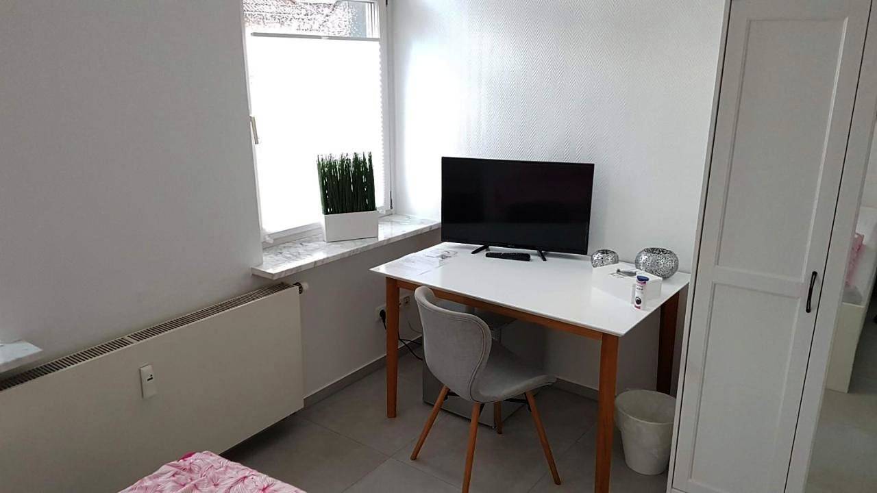 Ganze Ferienwohnung, Double Room with Private Bathroom in Mülheim an der Ruhr, Ruhrgebiet