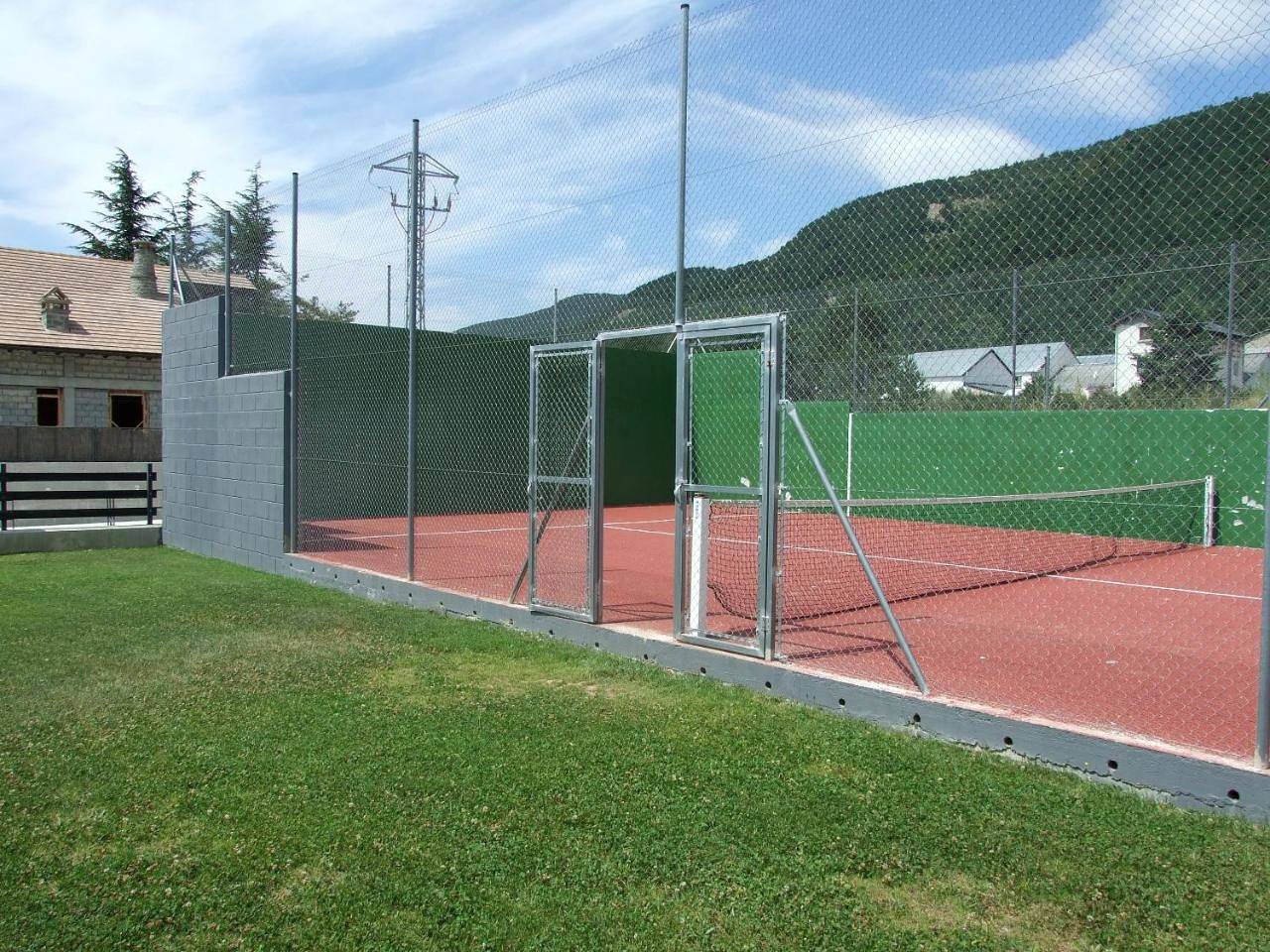 Roca Nevada Suites in Villanúa, Pirineo Aragonés
