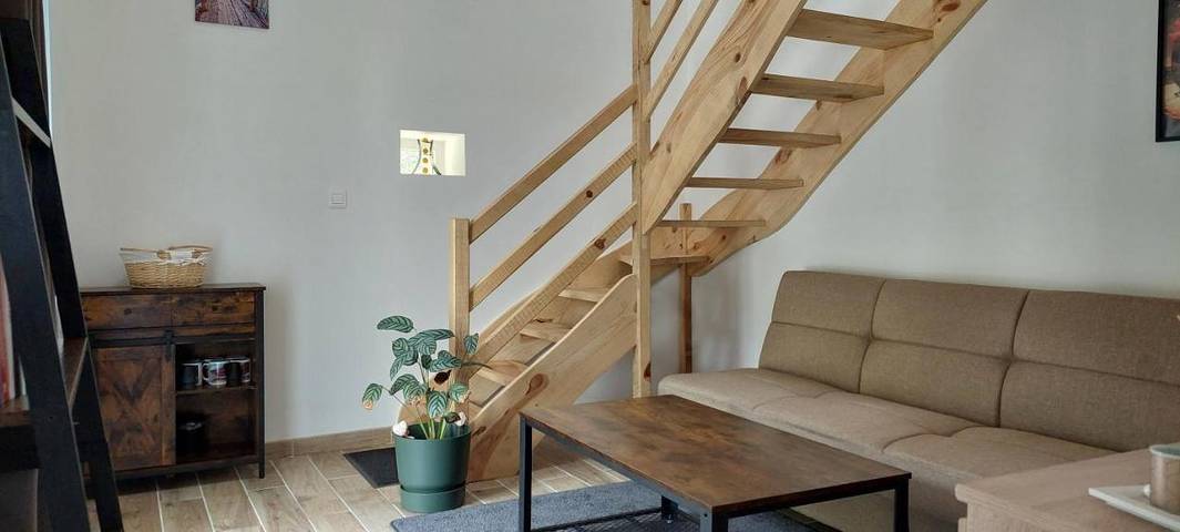 Location de vacances pour 2 personnes, avec terrasse ainsi que vue et jardin à Piégut-Pluviers - 4