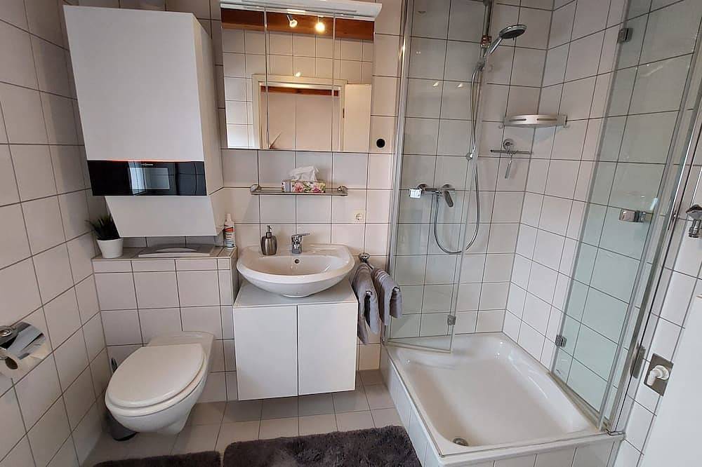 Ganze Wohnung, Ferienwohnung (50m2) mit großer Terrasse und voll ausgestatteter Küche in Tauberbischofsheim, Taubertal