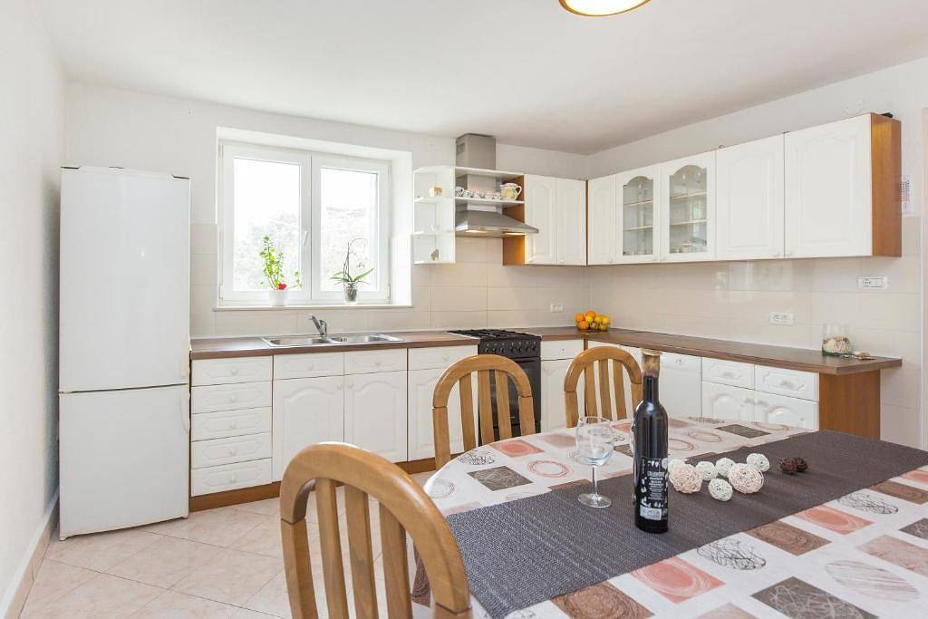 Geheel appartement, Vakantieappartement voor 7 personen met balkon/terras in Labin , Oostkust Istrië