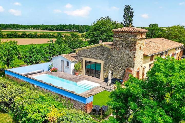 Gîte pour 6 personnes, avec Terrasse et Jardin ainsi que Piscine et Sauna à Villefranche-de-Lauragais