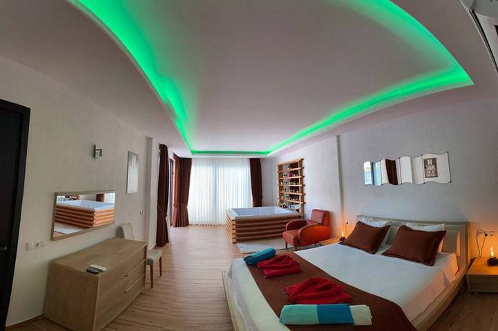 Luxury Romantic Hillside Villa with breath taking views. in Kaş, Saklıkent