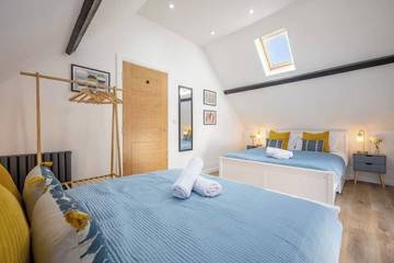 Cottage for 14 People in Lymington, New Forest National Park, Photo 1