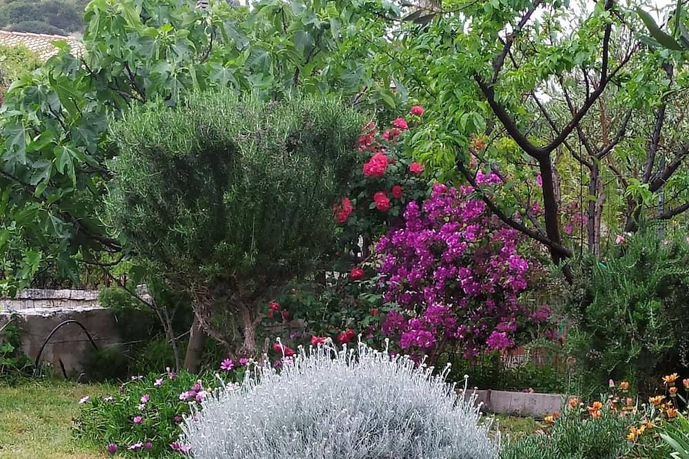 Neue Villa 10 min. zu Fuß vom schönen Strand Calasinzias in Cala Sinzias, Cagliari Provinz