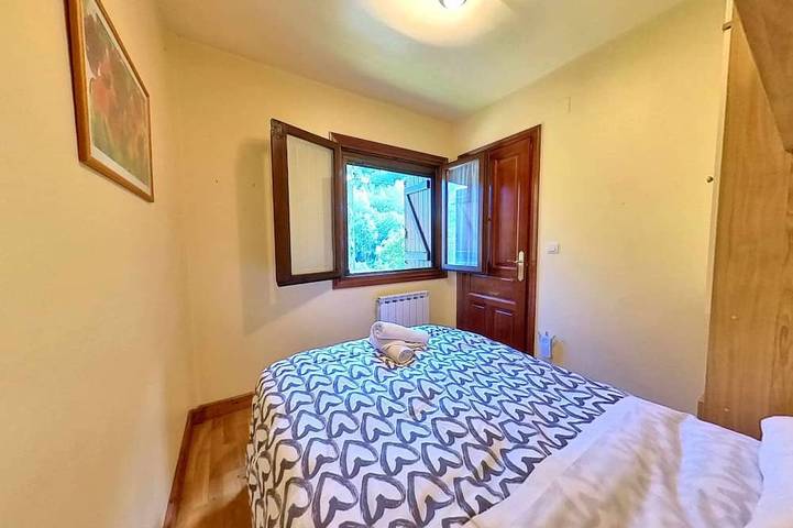 Entire apartment, El Llano Lae - Los Altos de Escarrilla in Escarrilla, Sallent de Gállego