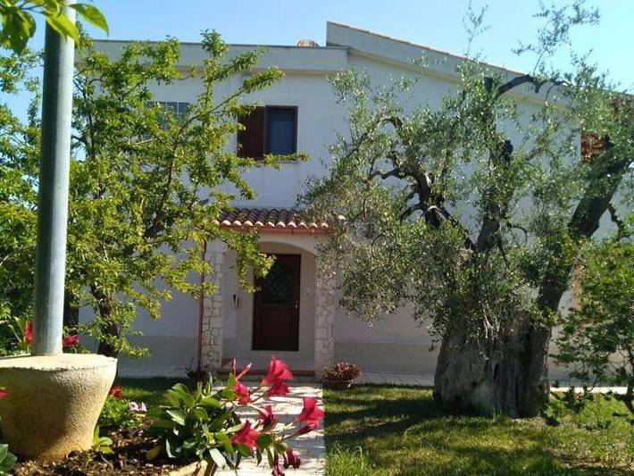 Chambre d’hôte pour 5 personnes, avec bassin pour enfant ainsi que jardin et vue à Vieste