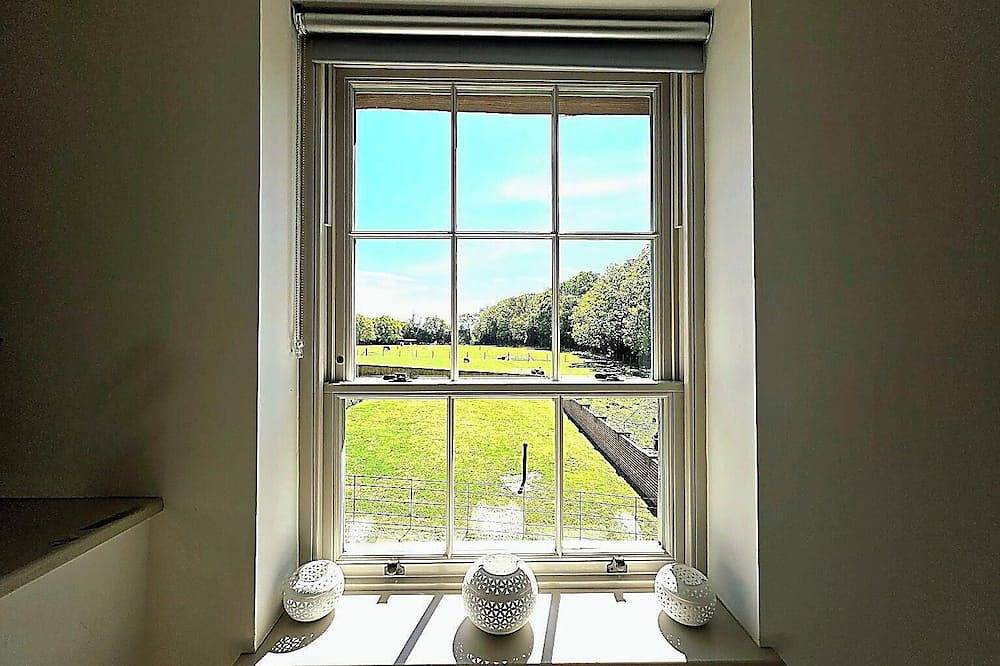 Charming Barn Annex with Stables New Forest Escape in Ringwood, Hampshire