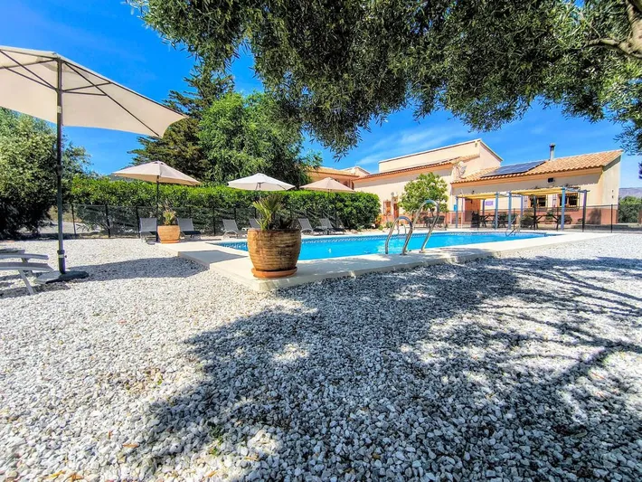Apartamento de vacaciones para 5 personas, con piscina además de jardín y vistas - 1