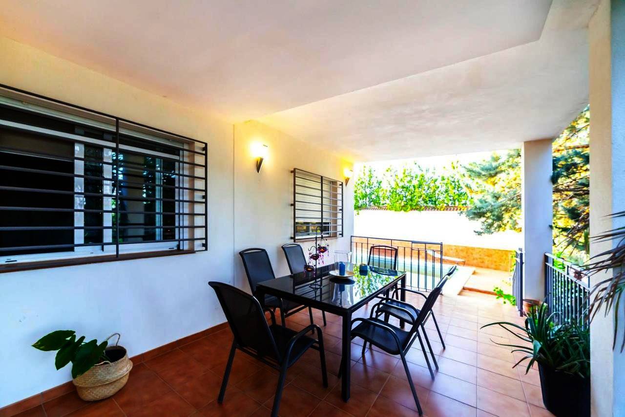 Superior Chalet in Las Pajanosas, Guillena