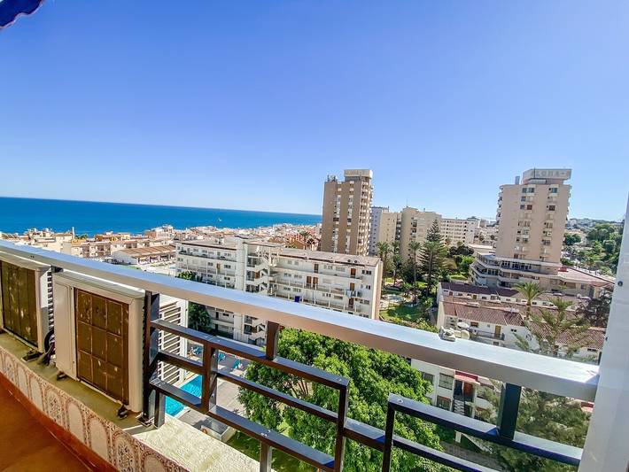 Apartamento para 4 personas, con vistas al mar y terraza en Playa de La Carihuela