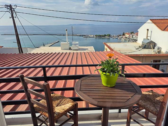 Holiday rental for 2 people, with balcony and view in Samos