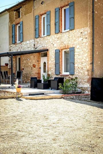 Location de vacances pour 14 personnes, avec jardin et terrasse à Briatexte