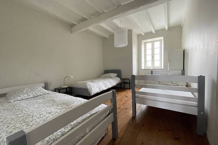 Pretty renovated farmhouse in Belleserre, Región de Castres