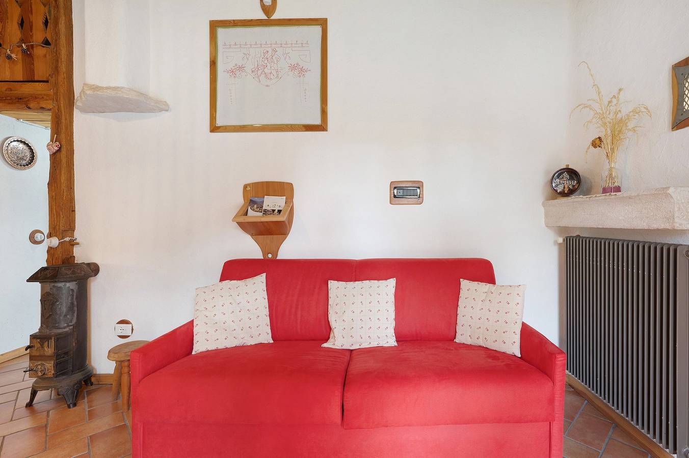Ganze Wohnung, Ferienwohnung 'Red' mit Bergblick, Gemeinschaftsgarten und Wi-Fi in Coredo, Predaia