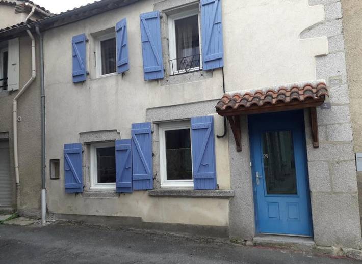 Location de vacances pour 6 personnes, avec Terrasse à Lacrouzette