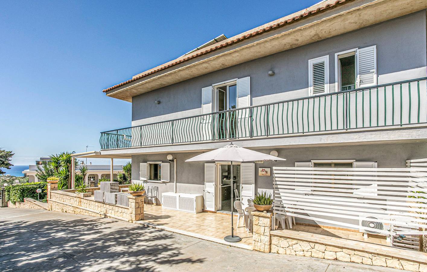Appartamento vista mare con parcheggio, piscina e cucina in Scicli, Provincia di Ragusa