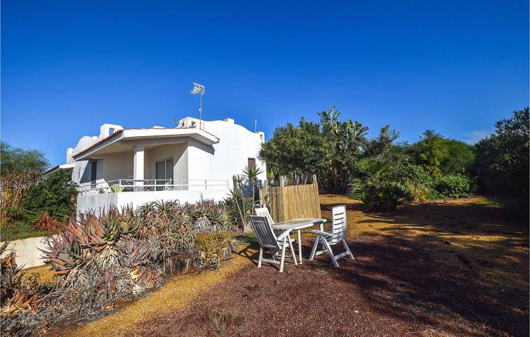 Casa vacanza per 7 persone, con Terrazza e Giardino a Punta Braccetto