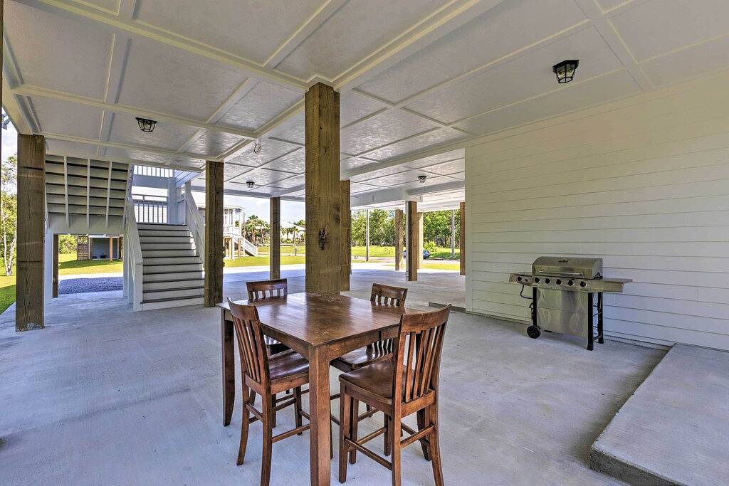 Coastal Waveland House 1/2 Block to Pub Beach in Waveland, Mississippi Gulf Coast