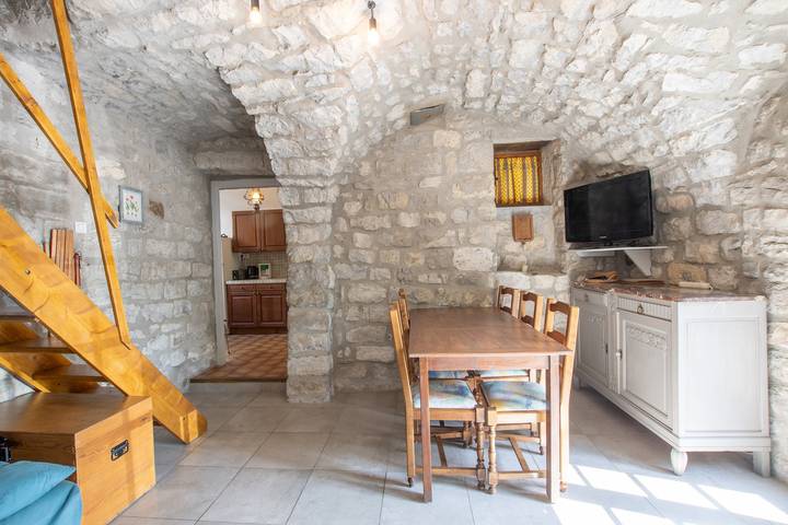 Casa vacanze 'Gite De L'écurie' con aria condizionata in Berrias-et-Casteljau, Cevenne
