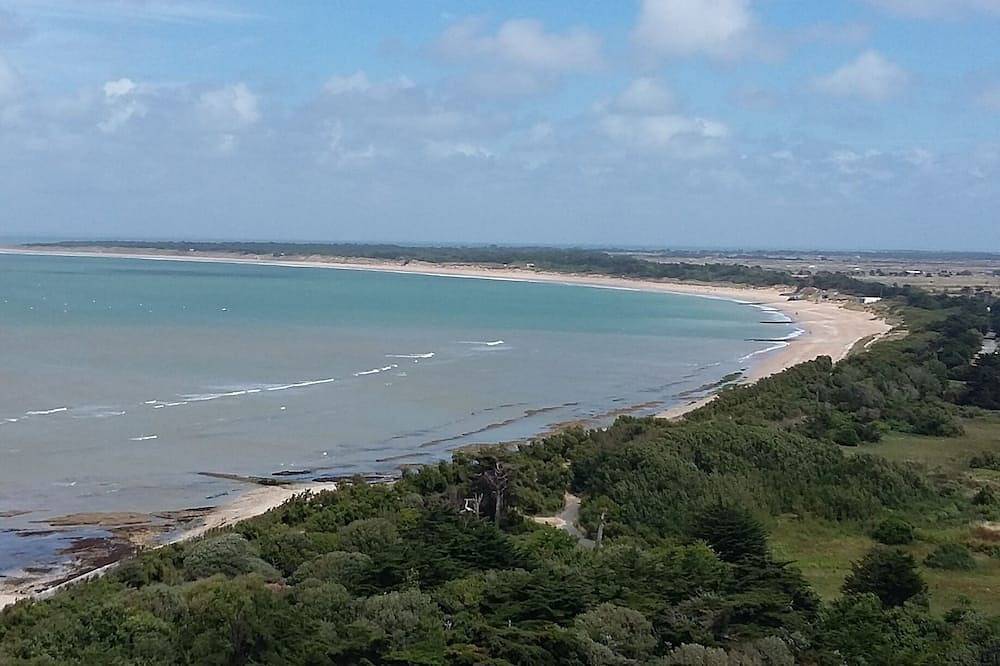 La Conche beach on foot in Saint-Clément-des-Baleines, Isla de Ré