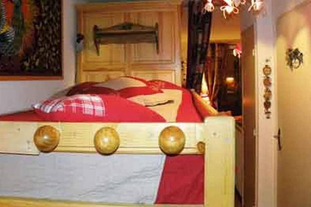 Entire apartment, Studio Full South Foot Slopes in Montclar, Alpes-de-Haute-Provence