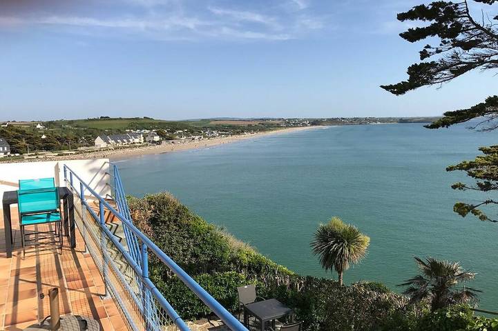 Villa Sur Falaise Pleine Vue Sur Mer in Iroise