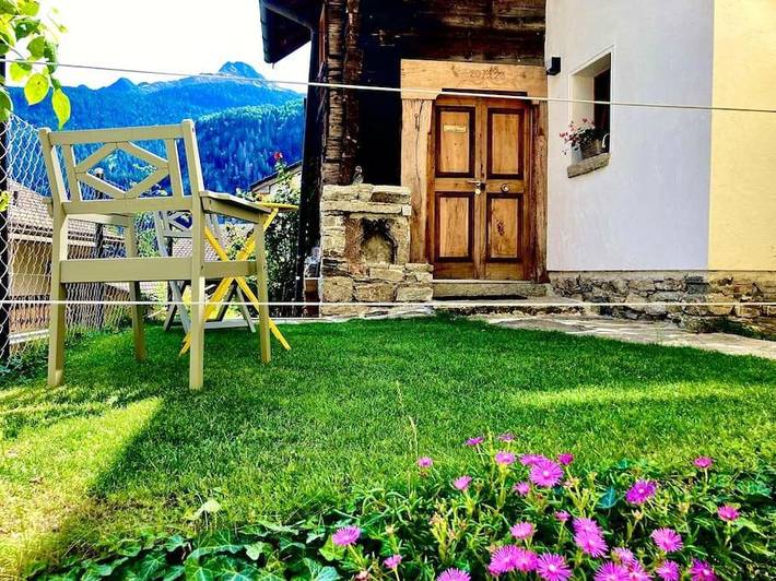 Ferienhaus für 2 Personen, mit Terrasse und Garten sowie Ausblick in Faido