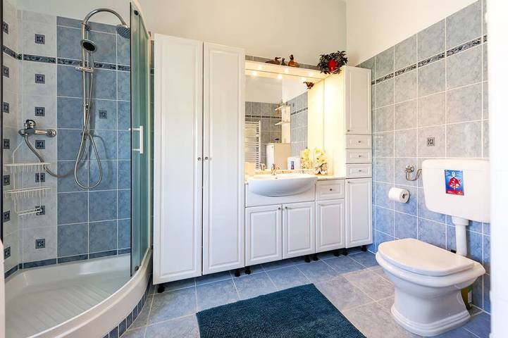 Villa für 5 Personen, mit Whirlpool und Garten sowie Balkon in Rovinj - 4