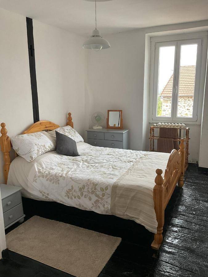 Location de vacances pour 10 personnes, avec vue ainsi que piscine et jardin, animaux acceptés à Bourganeuf - 4