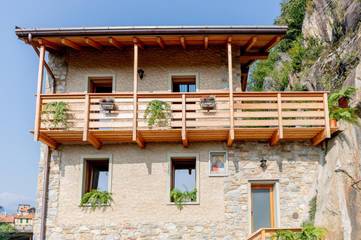 Hütte für 6 Personen, mit Balkon und Whirlpool sowie Sauna, kinderfreundlich am Comer See