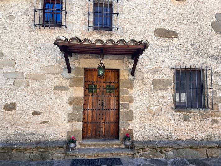 Chalet para 10 personas, con piscina además de jardín y jacuzzi, Se admiten mascotas en Garrotxa - 2