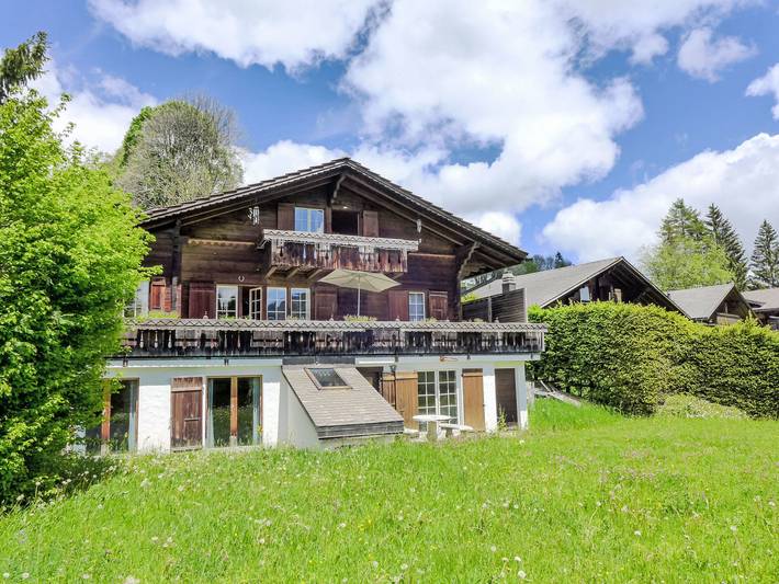Ferienhaus für 12 Personen, mit Garten und Ausblick, mit Haustier in Saanen
