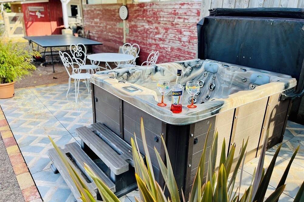 Blue Grass Ranch - Mobil-Home Cactus & Jacuzzi in Bischoffsheim, Bas-Rhin Alsace
