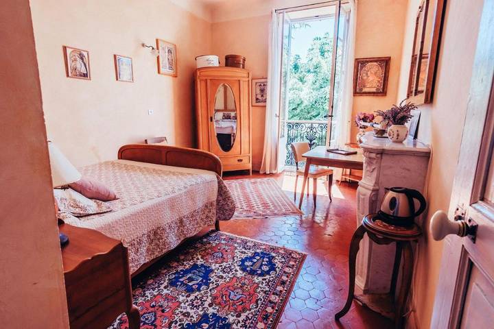 Maison d’hôte pour 2 personnes, avec Terrasse et Jardin ainsi que Piscine et Vue