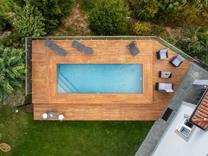 Villa for 6 people, with Balcony and Terrace as well as Yard and Pool in Alba