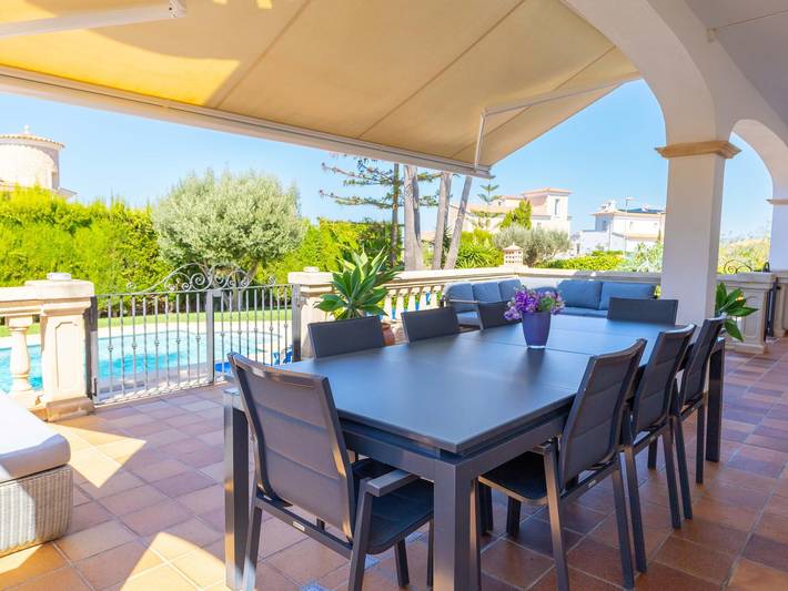 Ferienwohnung für 8 Personen, mit Balkon/Terrasse und Meerblick sowie Garten und Pool in Sa Torre - 3