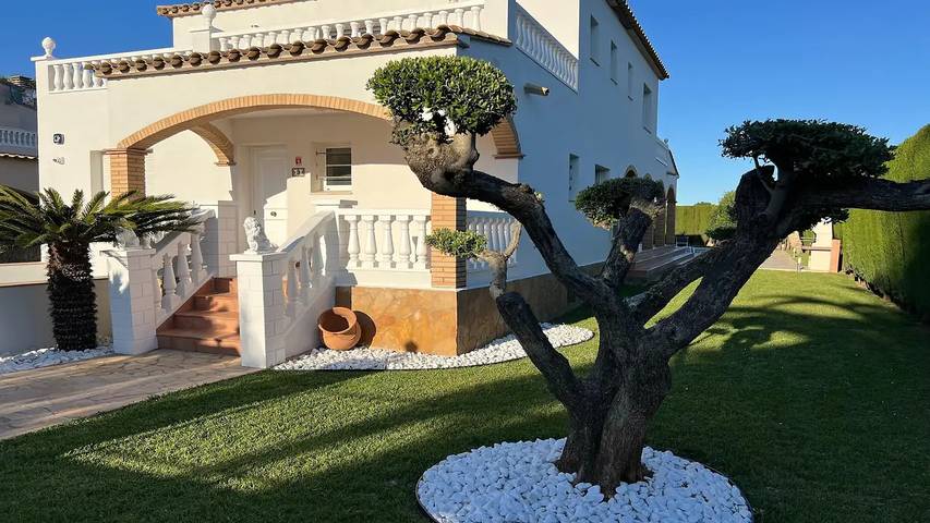 Maison de vacances pour 16 personnes, avec Jardin et Piscine à Sant Pere Pescador