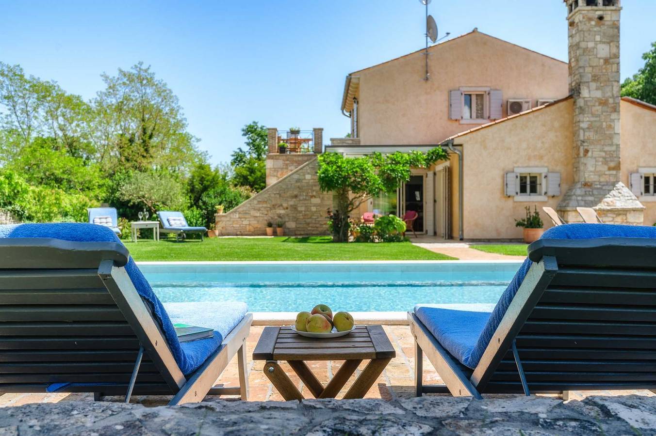 Villa Lipa mit beheiztem Pool, Sauna und Weinkeller in Marčana, Südküste Istrien