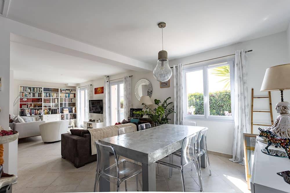 Villa tout équipée avec Spa proche Nice in Cagnes-sur-Mer, Côte méditerranéenne (France)