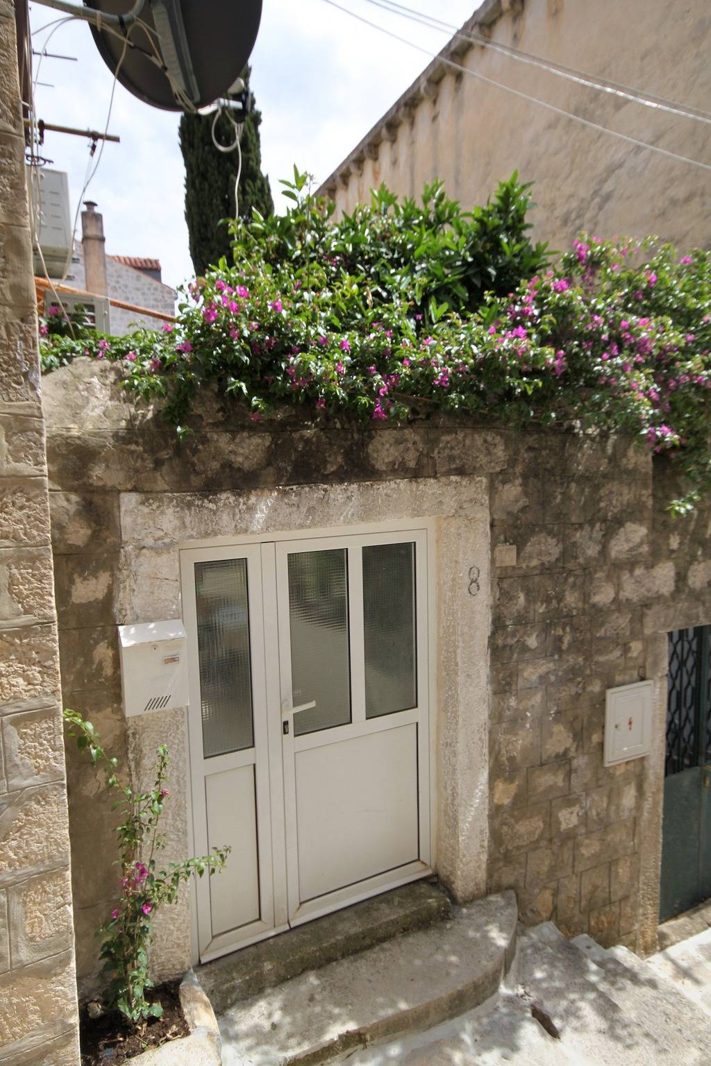 Entire apartment, One bedroom apartment with air-conditioning Cavtat, Dubrovnik A-8966-a in Cavtat, Dubrovnik-Neretva